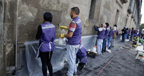 Conservaduría de Palacio Nacional trabaja en remoción de pintas